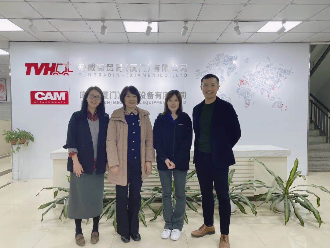 工程机械工业协会工业车辆分会秘书长一行到访 J9集团 帝威衡